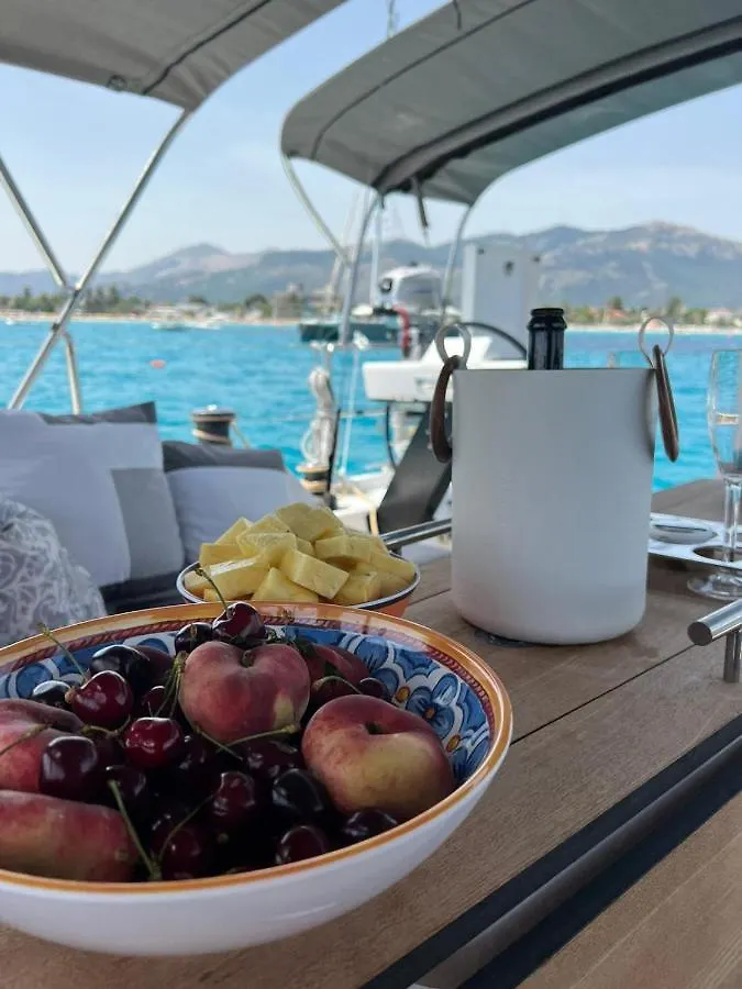 Hotel Sama Houseboat Palermo